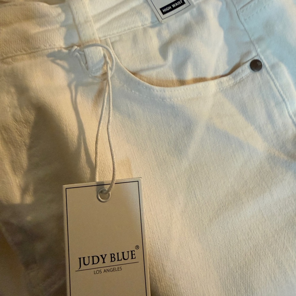 Judy Blue White Boyfriend Cut Jeans - 15 - Picture 5 of 8
